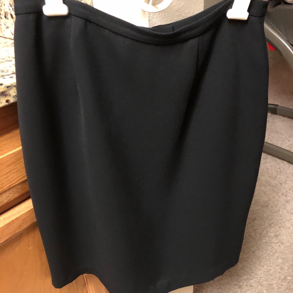 3 for $25 Sale!🧜🏼‍♀️Liz Claiborne co.Black skirt